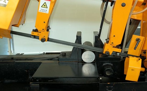 南江数控带锯床自动送料精度会出现偏差吗? 南江数控带锯床自动送料精度会出现偏差吗?